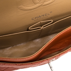 مملوكة مسبقًا حقيبة شانيل قلاب مزدوج كلاسيك متوسطة جلد مبطنة برتقالية