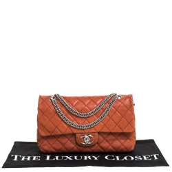 مملوكة مسبقًا حقيبة شانيل قلاب مزدوج كلاسيك متوسطة جلد مبطنة برتقالية