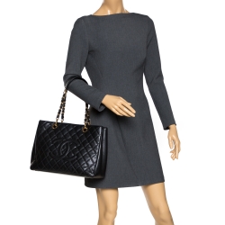 مملوكة مسبقًا حقيبة شانيل غراند شوبر جلد كافيار أسود مبطن 