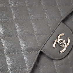 مملوكة مسبقًا Chanel Grey Quilted Caviar Leather Jumbo Classic Single Flap Bag
