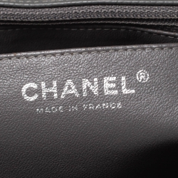 مملوكة مسبقًا Chanel Grey Quilted Caviar Leather Jumbo Classic Single Flap Bag