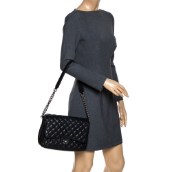 Pre Owned Chanel Black Quilted Caviar Leather Flap Bag