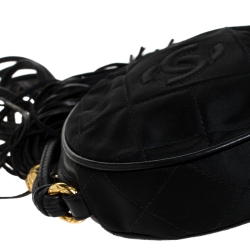 مملوكة مسبقًا حقيبة كروس شانيل ساتان وجلد بشراشيب مستديرة