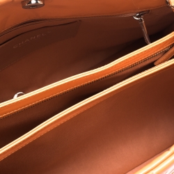 مملوكة مسبقًا حقيبة شانيل "جست مادموازيل بولر" متوسطة جلد مبطن برتقالي فاتح