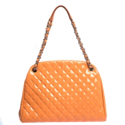 مملوكة مسبقًا حقيبة شانيل "جست مادموازيل بولر" متوسطة جلد مبطن برتقالي فاتح