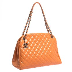 مملوكة مسبقًا حقيبة شانيل "جست مادموازيل بولر" متوسطة جلد مبطن برتقالي فاتح