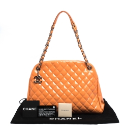 مملوكة مسبقًا حقيبة شانيل "جست مادموازيل بولر" متوسطة جلد مبطن برتقالي فاتح