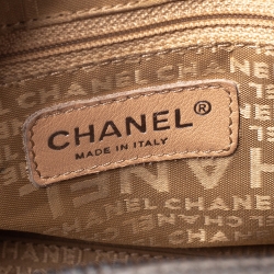 Pre Owned حقيبة شانيل "باولر" صغيرة دلاية شراشيب جلد كافيار مبطن أخضر باهت ميتاليك