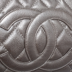 Pre Owned حقيبة شانيل "باولر" صغيرة دلاية شراشيب جلد كافيار مبطن أخضر باهت ميتاليك