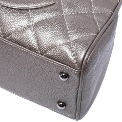 Pre Owned حقيبة شانيل "باولر" صغيرة دلاية شراشيب جلد كافيار مبطن أخضر باهت ميتاليك