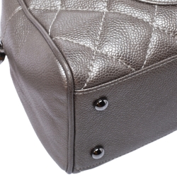 Pre Owned حقيبة شانيل "باولر" صغيرة دلاية شراشيب جلد كافيار مبطن أخضر باهت ميتاليك