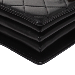 Pre Owned Chanel Black Quilted Leather Enamel Top Handle Bag