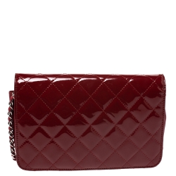 مملوكة مسبقًا Chanel Red Quilted Patent Leather Brilliant WOC Clutch Bag