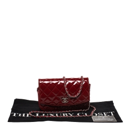 مملوكة مسبقًا Chanel Red Quilted Patent Leather Brilliant WOC Clutch Bag