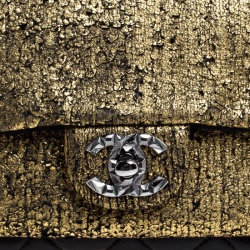 مملوكة مسبقًا حقيبة كلتش شانيل "مينيرال نايتس" سلسلة جلد أسود و ذهبي