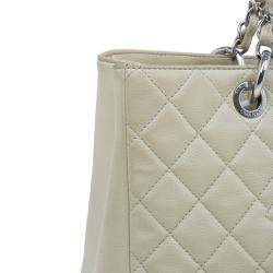 Pre Owned Chanel Off White Quilted Caviar Grand Shopping Tote