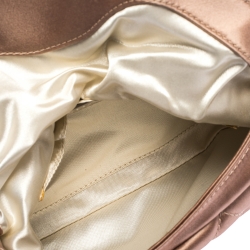 مملوكة مسبقًا Chanel Nude Beige Satin Half Moon CC Interlocking Flap Clutch