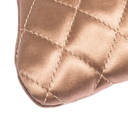 مملوكة مسبقًا Chanel Nude Beige Satin Half Moon CC Interlocking Flap Clutch