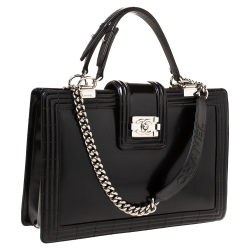 Pre Owned حقيبة يد شانيل "شوبر بوي" كبيرة جلد لامع أسود