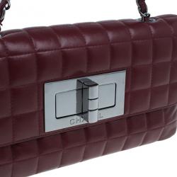 Pre Owned حقيبة شانيل شوكليت بار مادموزيل جلد أحمر بقلاب