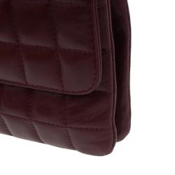 Pre Owned حقيبة شانيل شوكليت بار مادموزيل جلد أحمر بقلاب