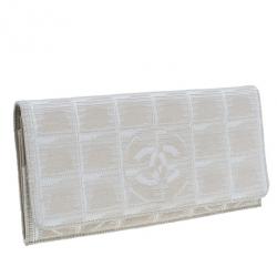 Pre Owned Chanel Beige Travel Line Continental Wallet