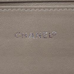 Pre Owned Chanel Beige Travel Line Continental Wallet