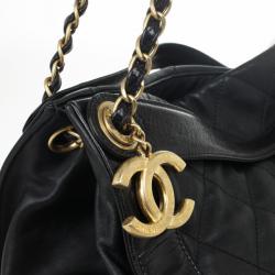 Pre Owned Chanel Black Lambskin Large Rue de Cambon Tote Bag