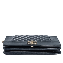 Pre Owned محفظة بسلسلة شانيل جلد شيفرون أزرق كلحي قفل مادموزيل