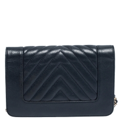 Pre Owned محفظة بسلسلة شانيل جلد شيفرون أزرق كلحي قفل مادموزيل