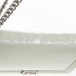 مملوكة مسبقًا Chanel Large Quilted Boy Flap Bag