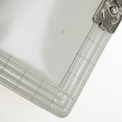 مملوكة مسبقًا Chanel Large Quilted Boy Flap Bag