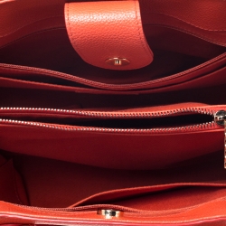 Pre Owned حقيبة يد شانيل نيو إكساكتيف شوبر صغيرة جلد برتقالية