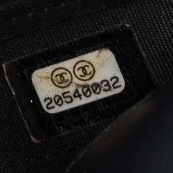 مملوكة مسبقًا Chanel Black Quilted Patent Leather Boy Wallet On Chain