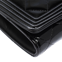 مملوكة مسبقًا Chanel Black Quilted Patent Leather Boy Wallet On Chain