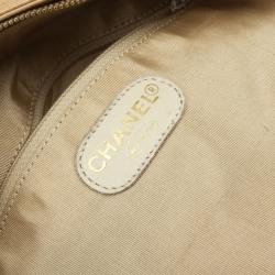 مملوكة مسبقًا Chanel Beige Logo Tote