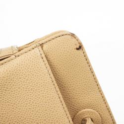 مملوكة مسبقًا Chanel Beige Logo Tote