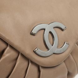 Pre Owned Chanel Tan Lambskin Pleated Flap Bag Taupe