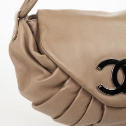 Pre Owned Chanel Tan Lambskin Pleated Flap Bag Taupe