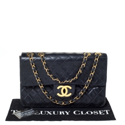 مملوكة مسبقًا Chanel Black Quilted Lambskin Leather Maxi Vintage Classic Single Flap Bag