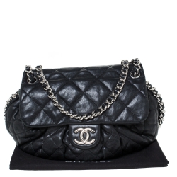 مملوكة مسبقًا Chanel Black Quilted Leather CC Flap Chain Around Bag