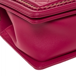 Pre Owned Chanel Magenta Leather Medium Chain Around Boy Flap Bag