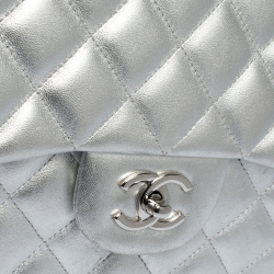 مملوكة مسبقًا Chanel Silver Quilted Leather Jumbo Classic Single Flap Bag