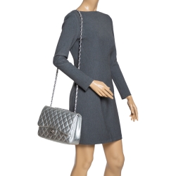 مملوكة مسبقًا Chanel Silver Quilted Leather Jumbo Classic Single Flap Bag