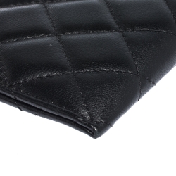 مملوكة مسبقًا Chanel Black Quilted Lambskin Leather Classic Zip Pouch 