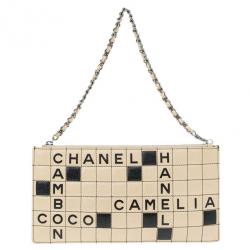 مملوكة مسبقًا حقيبة شانيل كروس وورد بازل بوكيت جلد خروف أحمر وأسود