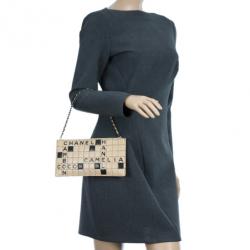 مملوكة مسبقًا حقيبة شانيل كروس وورد بازل بوكيت جلد خروف أحمر وأسود