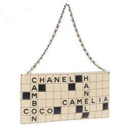 مملوكة مسبقًا حقيبة شانيل كروس وورد بازل بوكيت جلد خروف أحمر وأسود