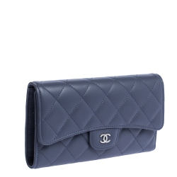 مملوكة مسبقًا محفظة شانيل كلاسيك بقلاب جلد كافيار مبطن ورية