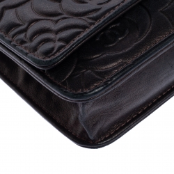 مملوكة مسبقًا محفظة بسلسلة شانيل كاميليا جلد برونزية ميتالك